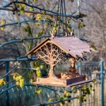 Karmnik dla ptaków na balkon i do ogrodu Domek na drzewie