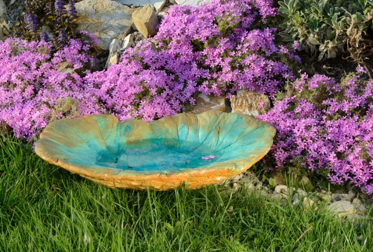 Misa dekoracyjna do ogrodu na wodę